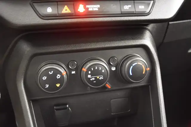 Dacia Sandero view 10