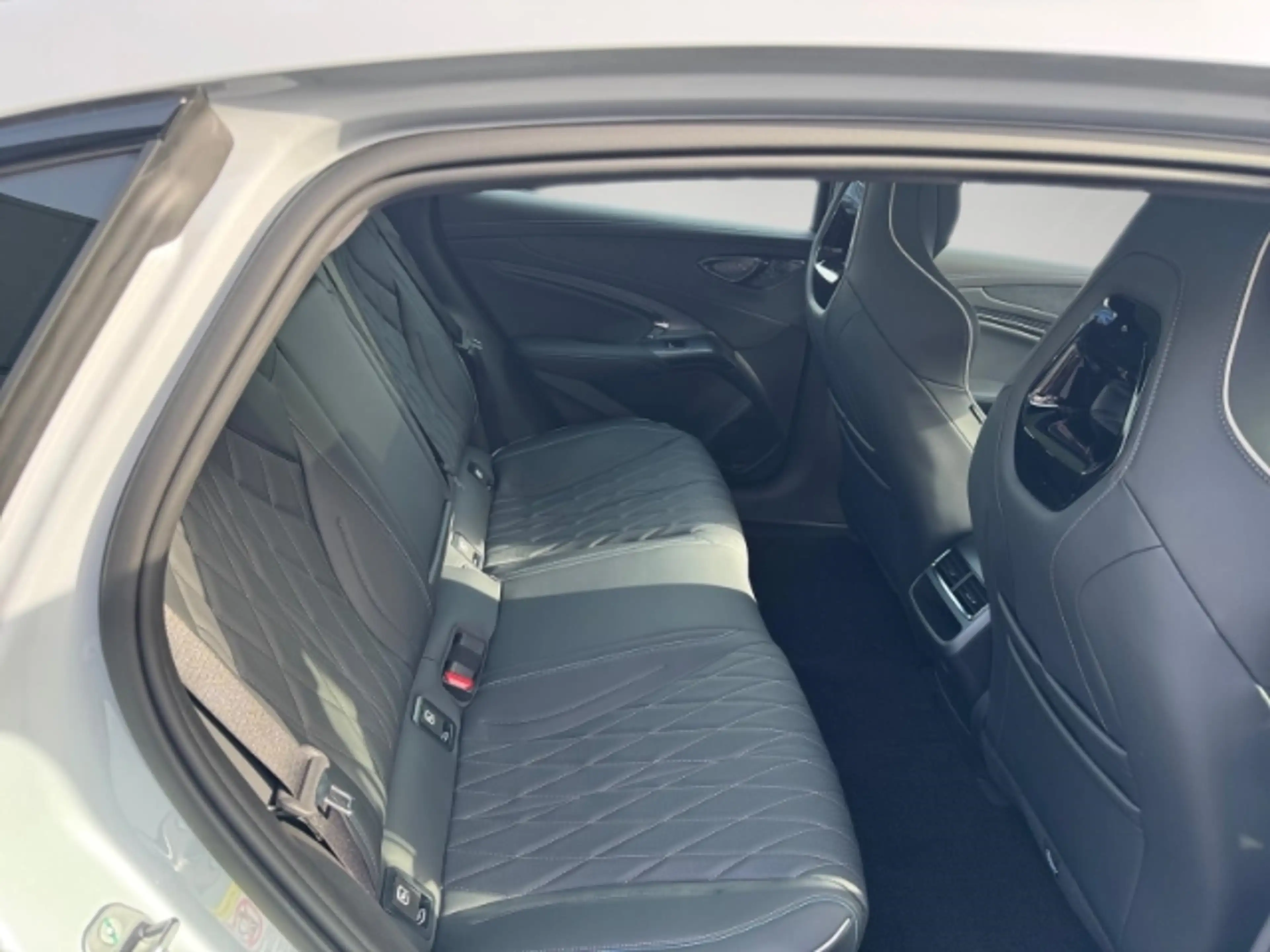 BYD Seal Comfort/Panorama/360 Kamera/V2L/Elektrische Heckkl — photo 10