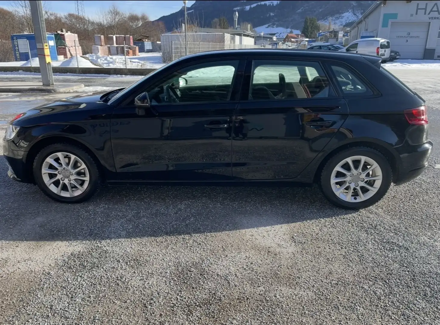 Audi A3 SB 1,6 TDI DPF e Schwarz - 2