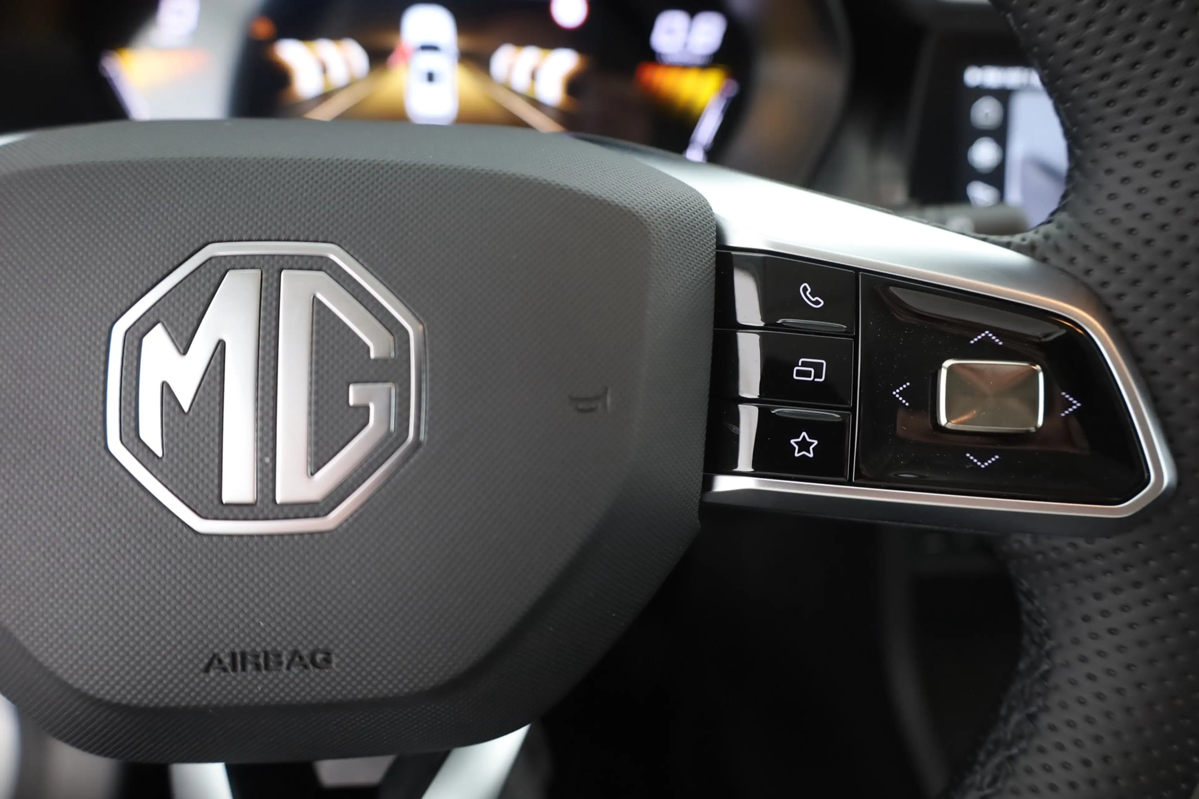 MG ZS 1.5 VTi-Tech Comfort LED Navi 360° — photo 16