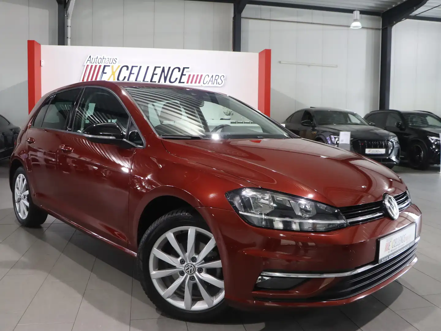 Volkswagen Golf VII 2.0 TDI DSG IQ.DRIVE / 2.HAND / TOP Rouge - 2