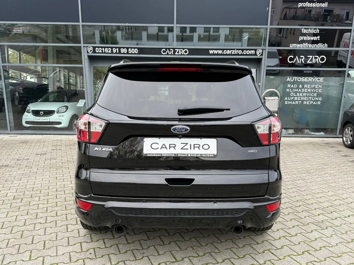Ford Kuga 2,0 EcoBoost 4x4 ST-Line Automat Schwarz - 2