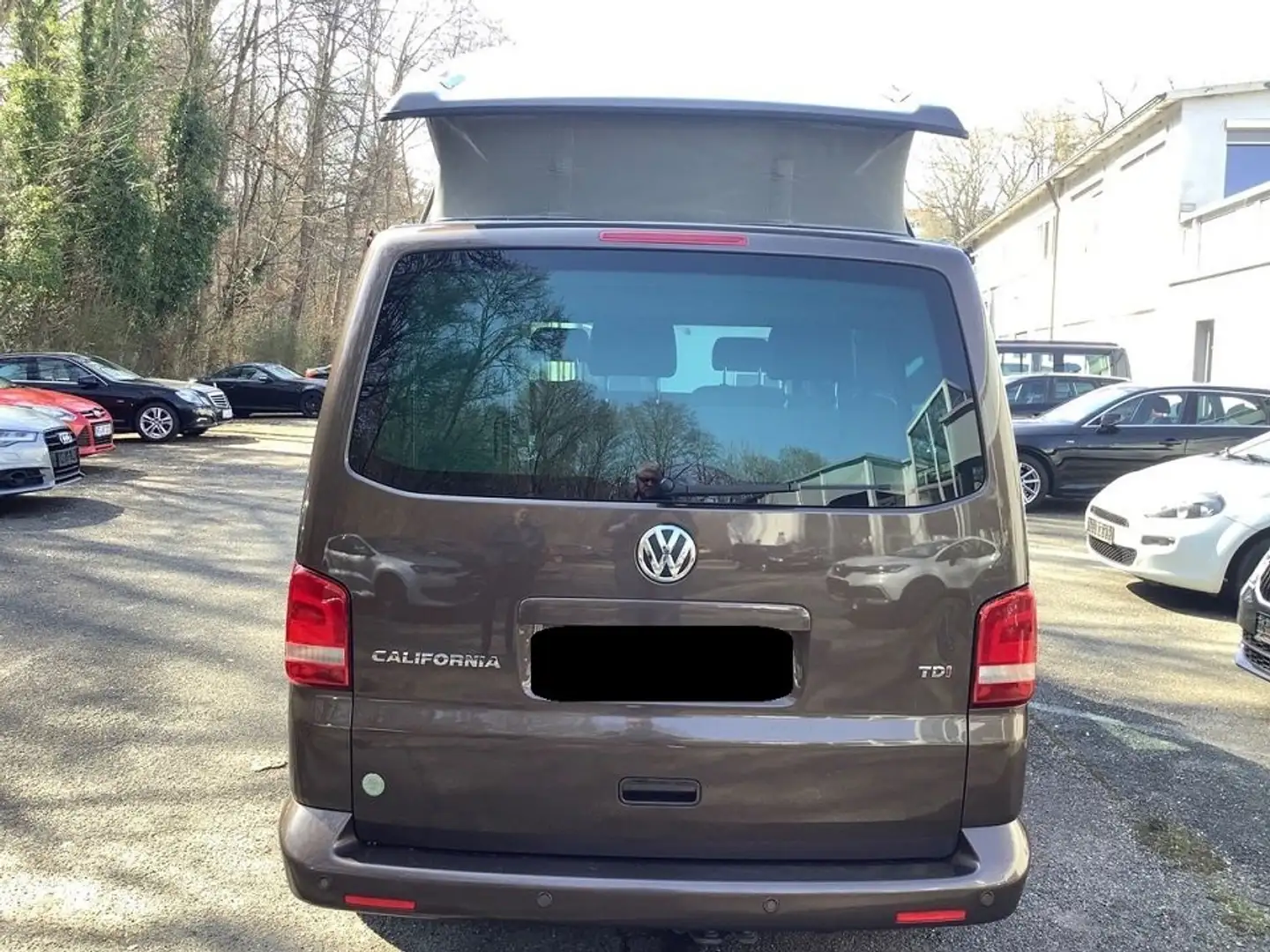 Volkswagen T5 California 2.0 TDI 220.000km Brun - 2