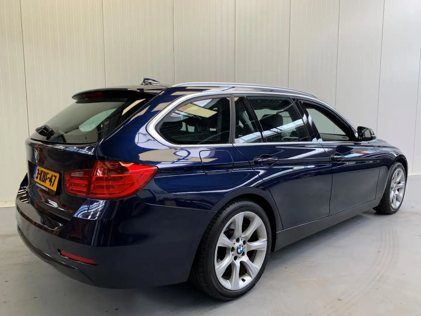 BMW 320 3-serie Touring 320d High Executive NAVI-LEDER-XEN Blauw - 2