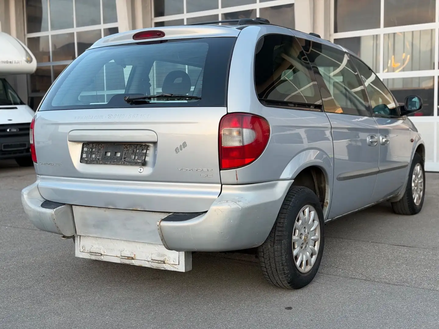 Chrysler Grand Voyager SE 2.4 Auto Gris - 2