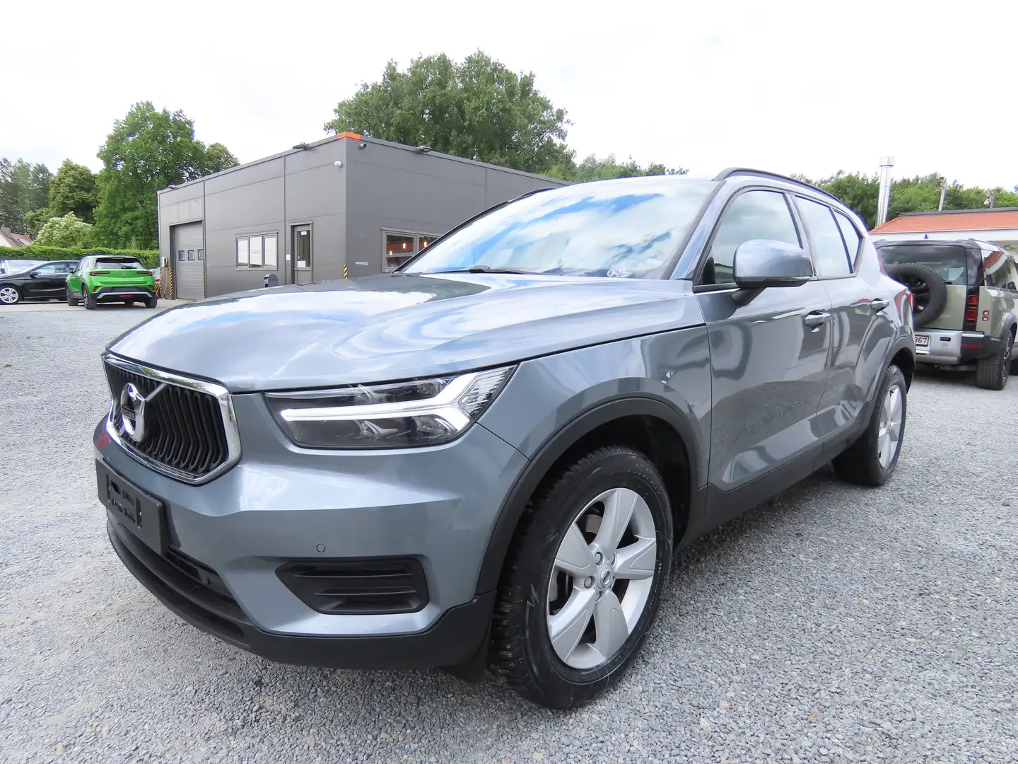 Volvo XC40 1.5 T3 Momentum Gris - 1