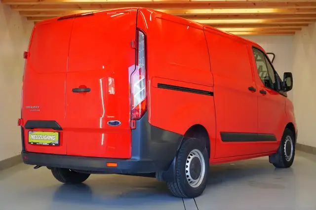 Ford Transit Custom view 4