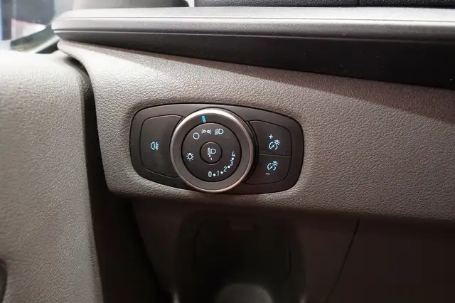 Ford Transit Custom view 19