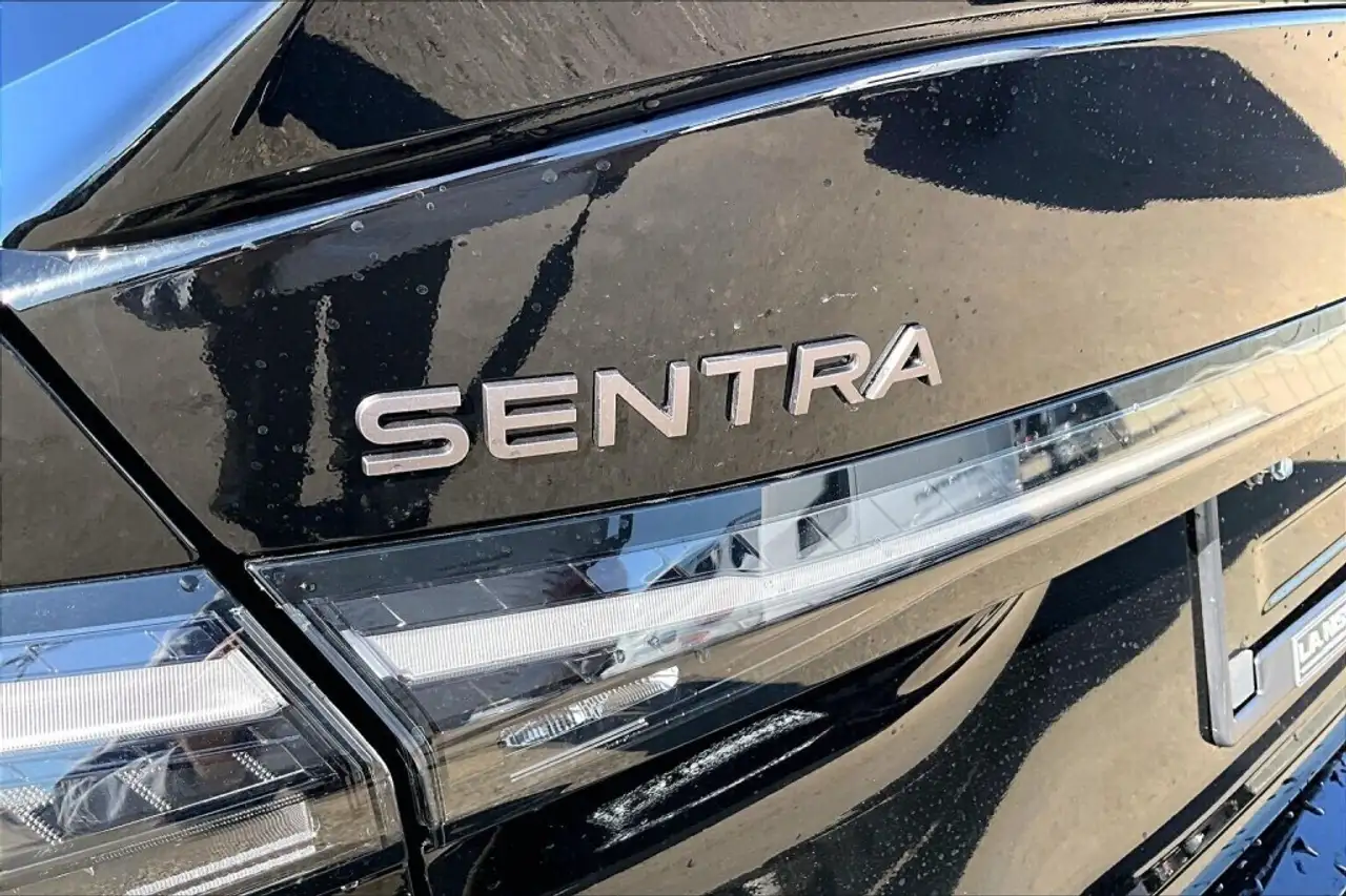 Nissan Sentra снимка Nissan Sentra