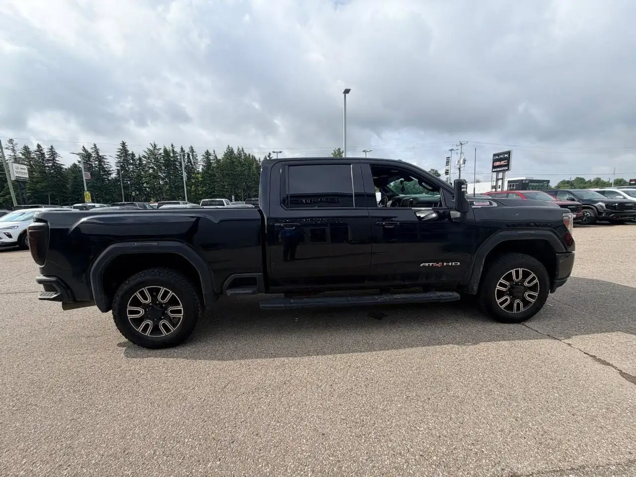 GMC Sierra 2500HD снимка GMC Sierra 2500HD