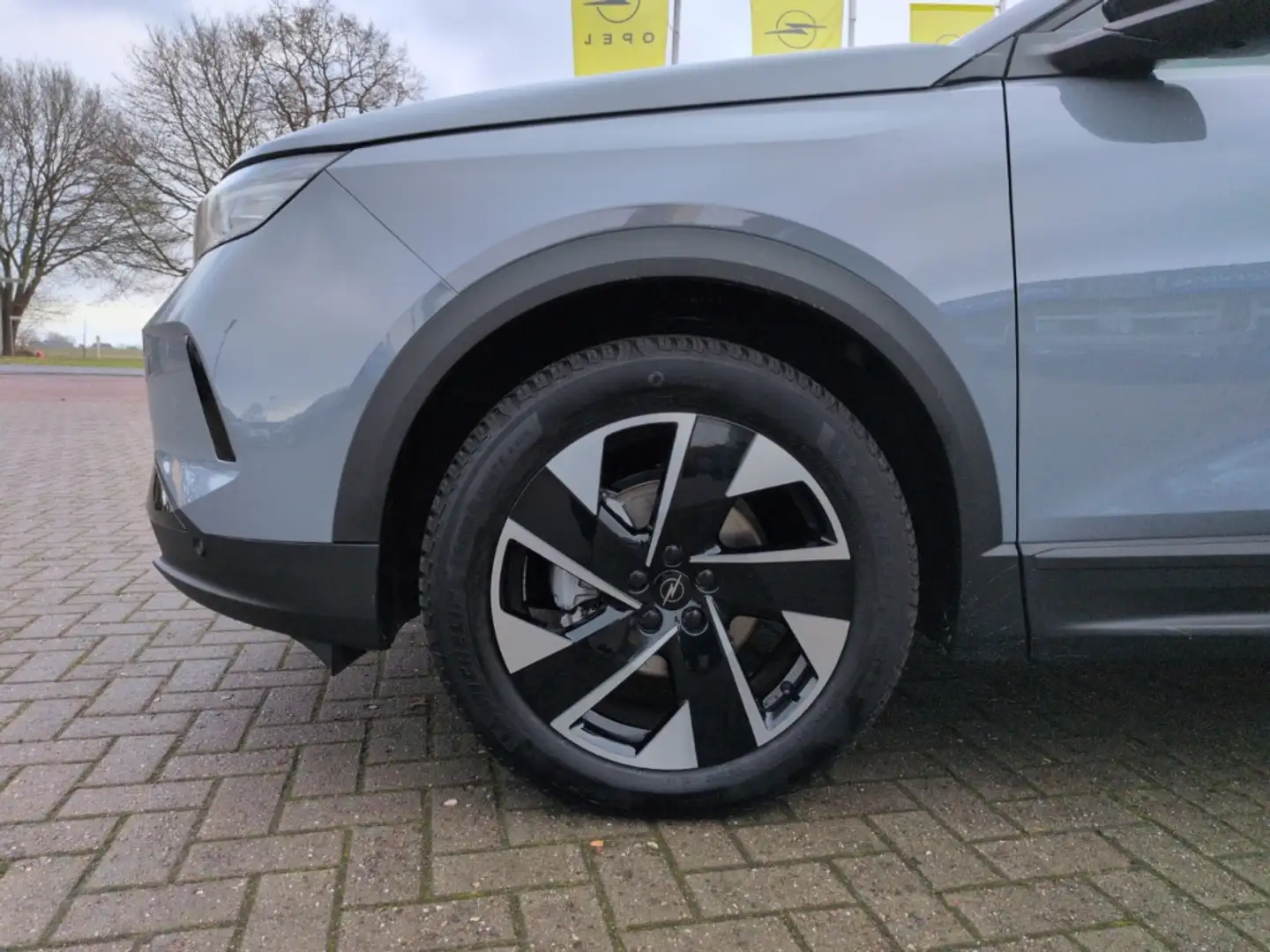 Opel Grandland Mild-Hybrid 145 GS Autom. HUD Navi Kamera Blendfre Grau - 2