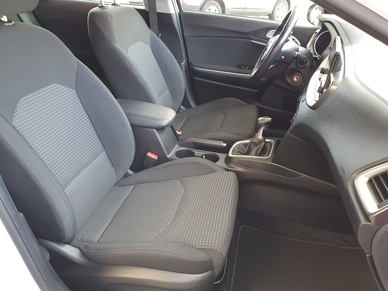 Kia Ceed / cee'd Ceed Diesel 1.6 CRDi Eco-Dynamics Edition 7 --1 Hand-- — photo 11