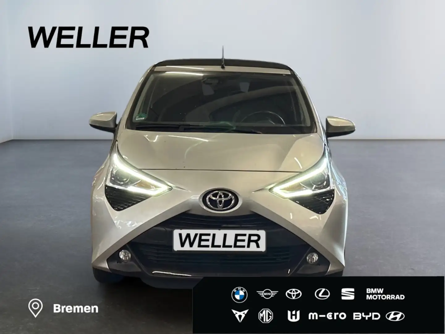 Toyota Aygo x-play Team D *Faltdach*CAM*CarPlay*SmartKey* Silber - 2