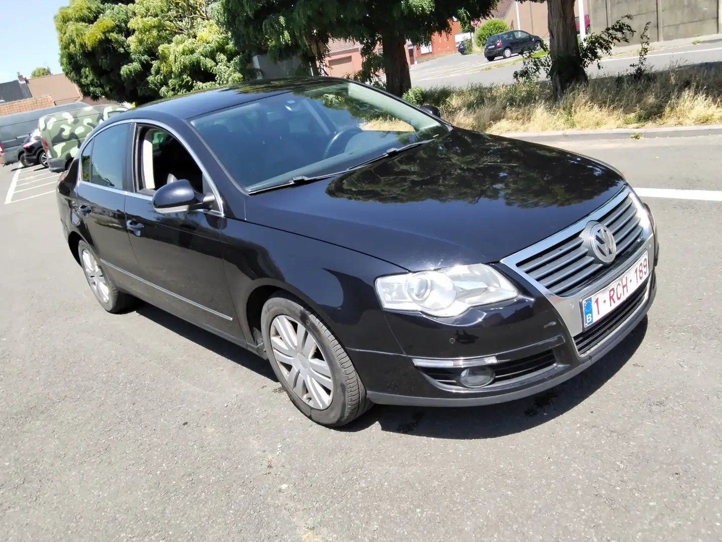 Volkswagen Passat 2.0 16S TDI 140 Carat 4Motion Noir - 1