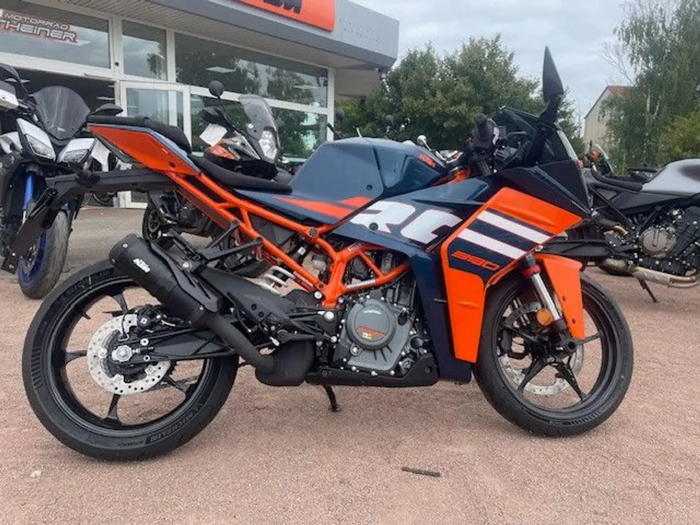 KTM RC 390 My24 Blau - 1