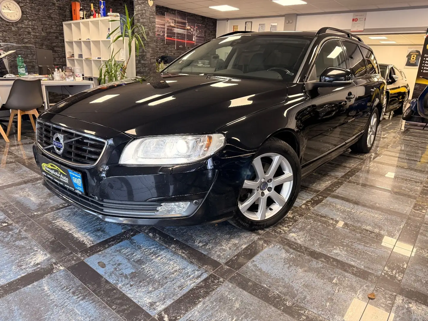 Volvo V70 Kombi Linje Svart/Navi/Aluräder/Xenon/Leder Nero - 1