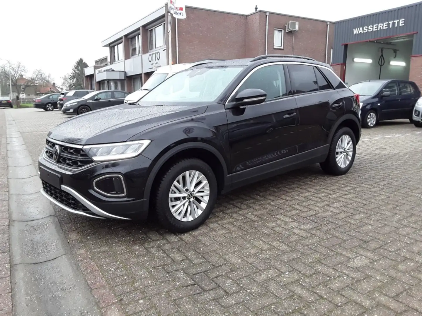 Volkswagen T-Roc 1.O TSI  LIFE / NAVI / VIRTUEL COCKPIT / NW. MODEL Zwart - 1