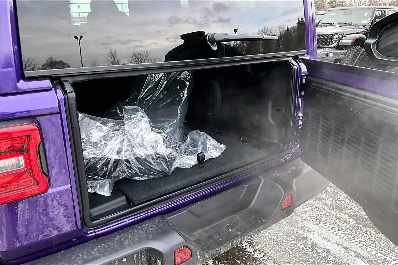 Jeep Wrangler снимка Jeep Wrangler