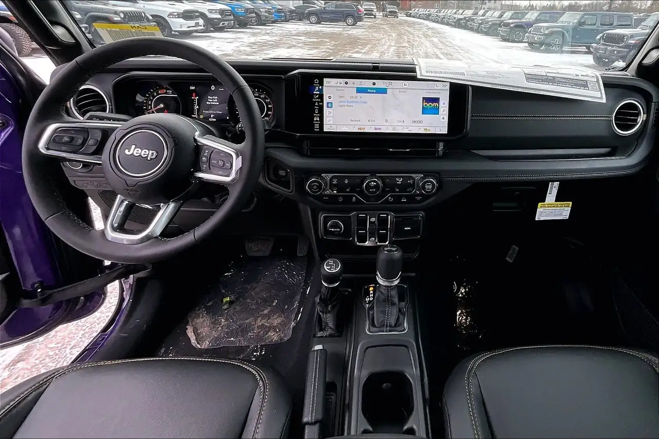 Jeep Wrangler снимка Jeep Wrangler