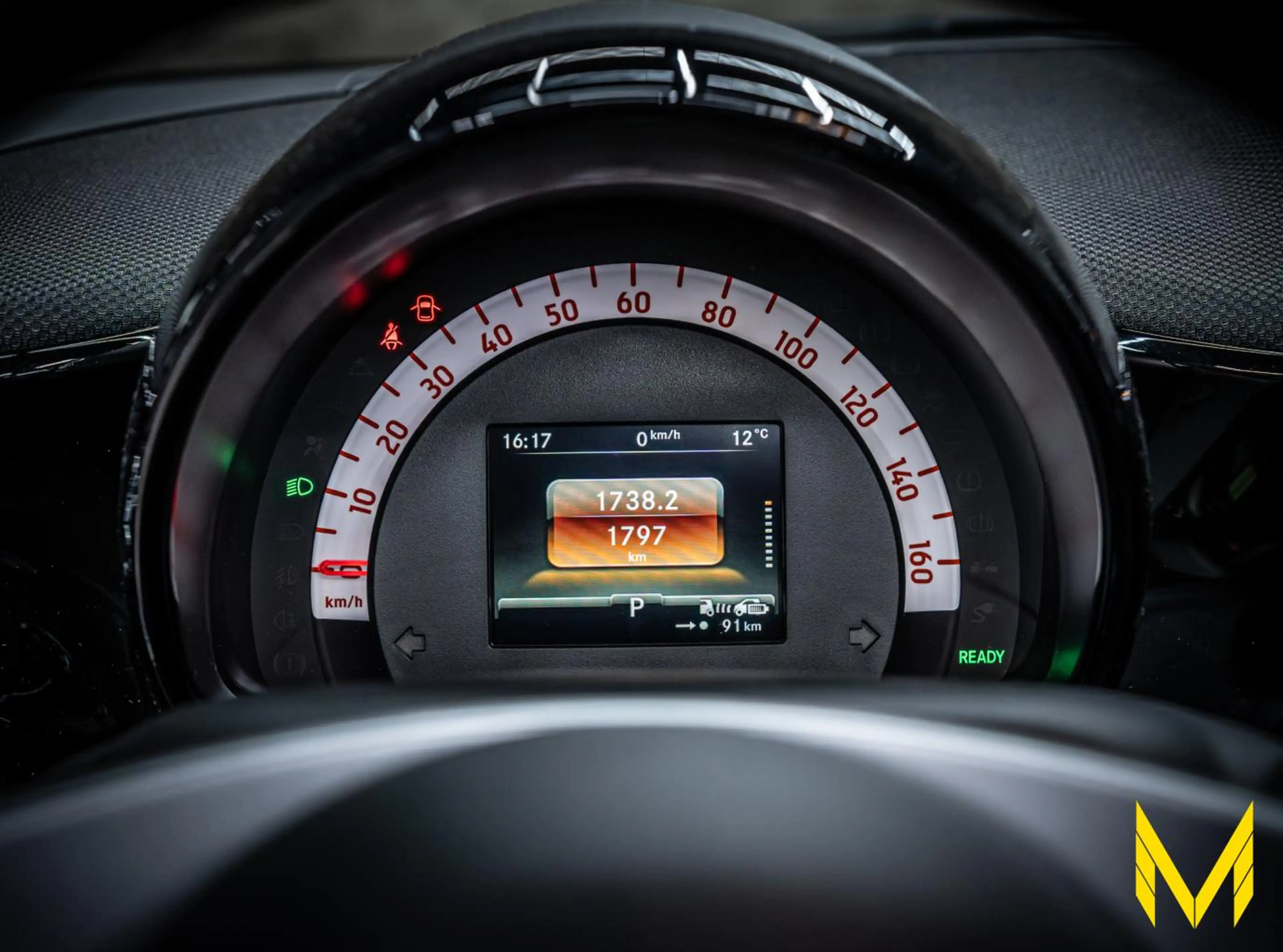 smart forTwo EQ cab prime EXCLUSIVE:BLACKER THAN BLACK — photo 15