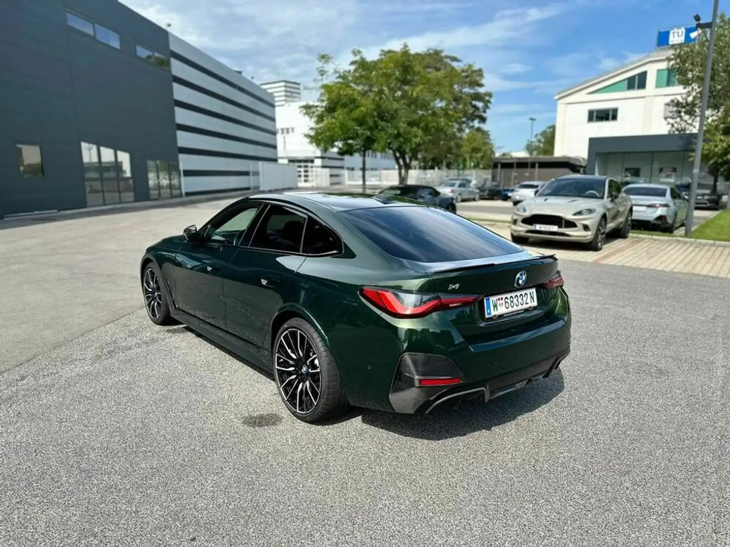 BMW i4 I4 M50 - Sanremo Green - Exterieur-Paket M Carbon Grün - 2