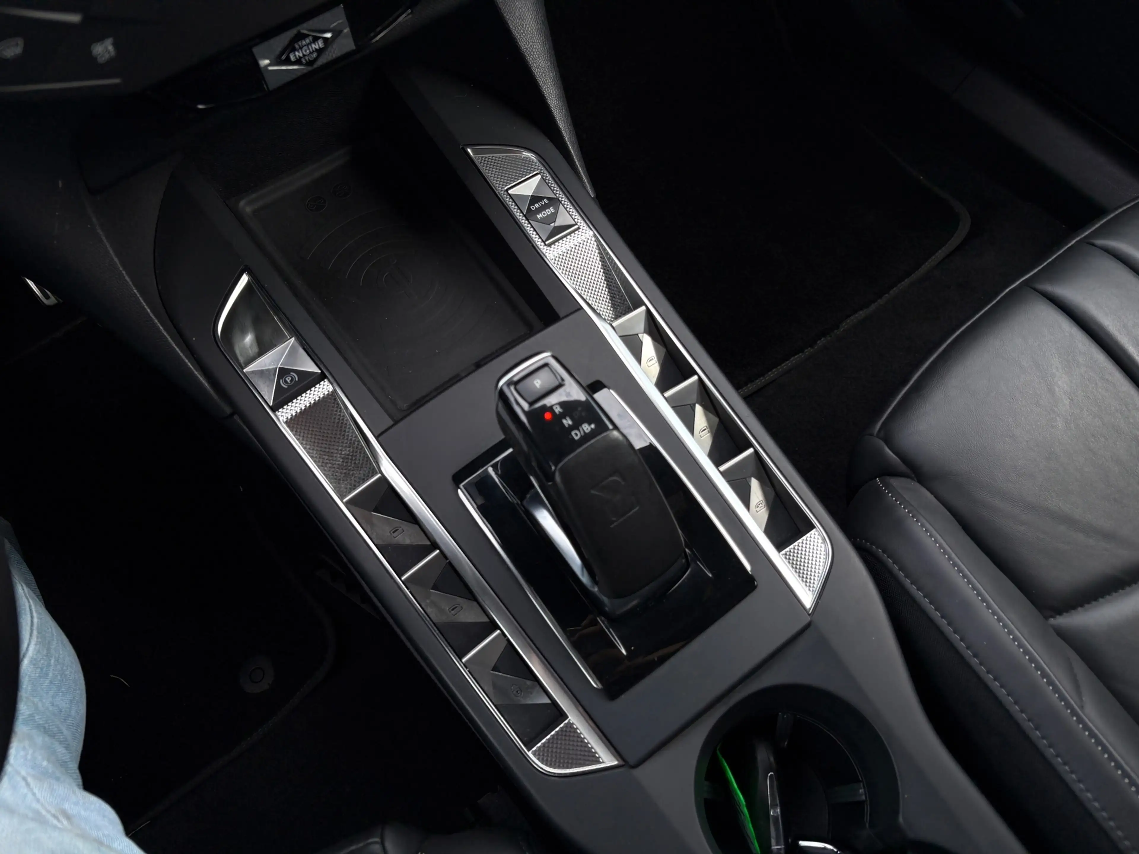 DS Automobiles DS 3 Crossback E-Tense Performance Leder, Head-Up, Stoelverw. — photo 23