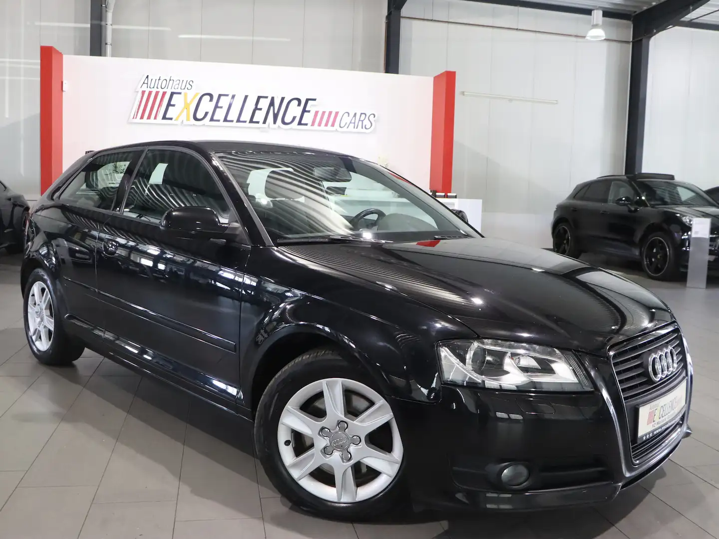 Audi A3 2.0 TDI Attraction BLACK / BI-XENON, TEMPOMAT Black - 2