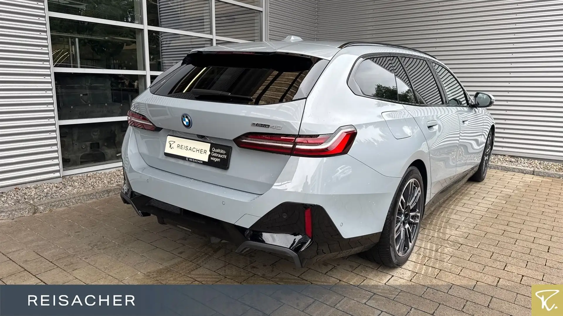 BMW i5 eDrive40 Touring M-Sport AHK ACC 360° H&K 19" Grau - 2