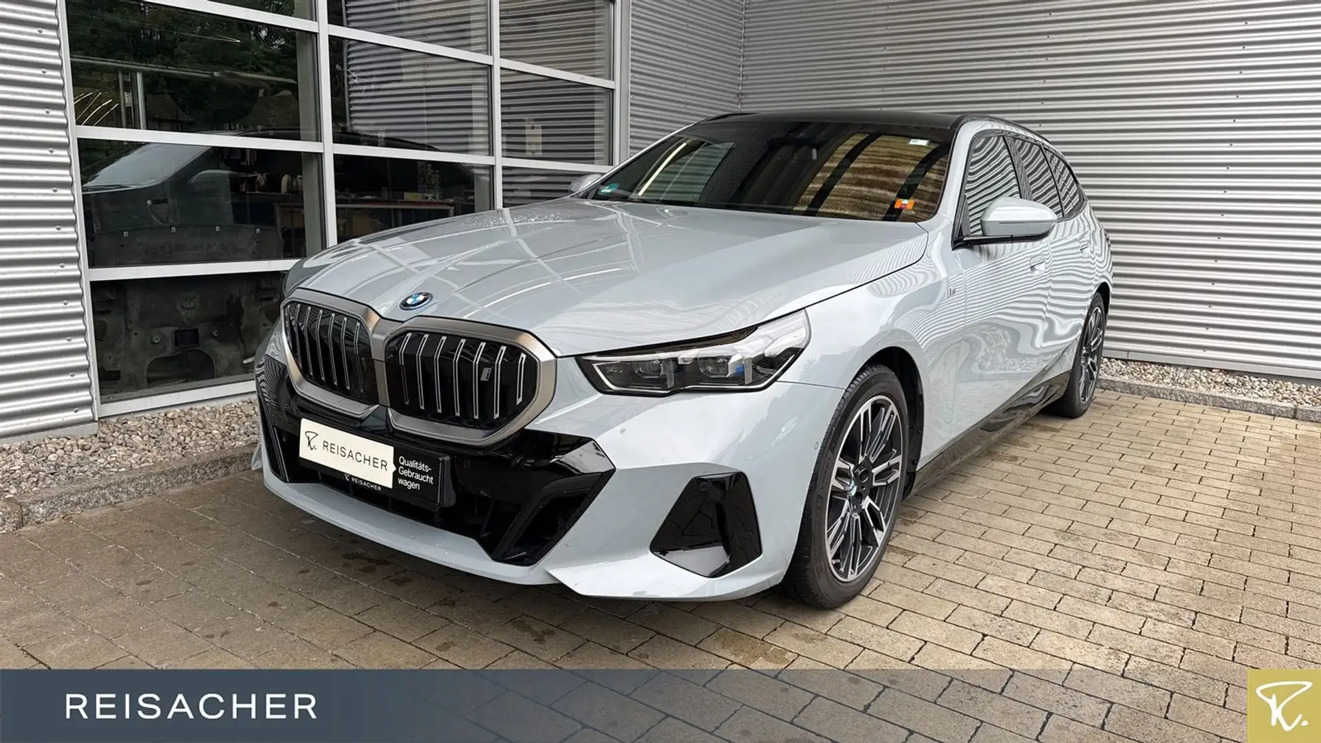 BMW i5 eDrive40 Touring M-Sport AHK ACC 360° H&K 19" Grau - 1