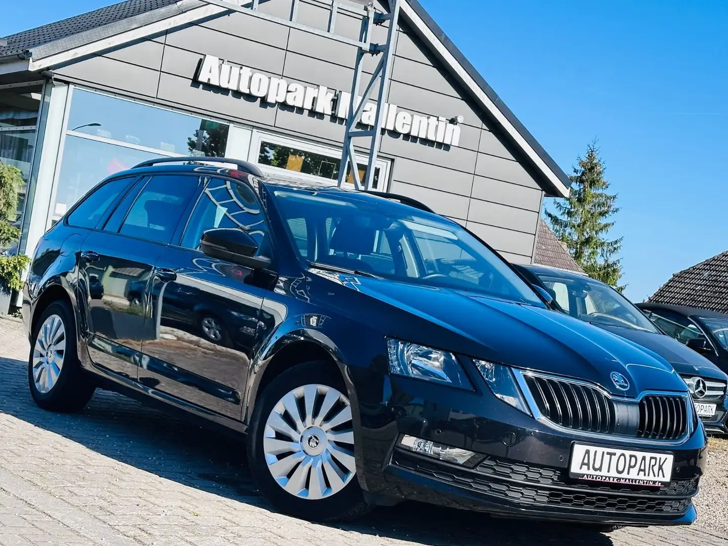 Skoda Octavia Combi Ambition *1.HAND*DSG*SHZ*PDC* Zwart - 1