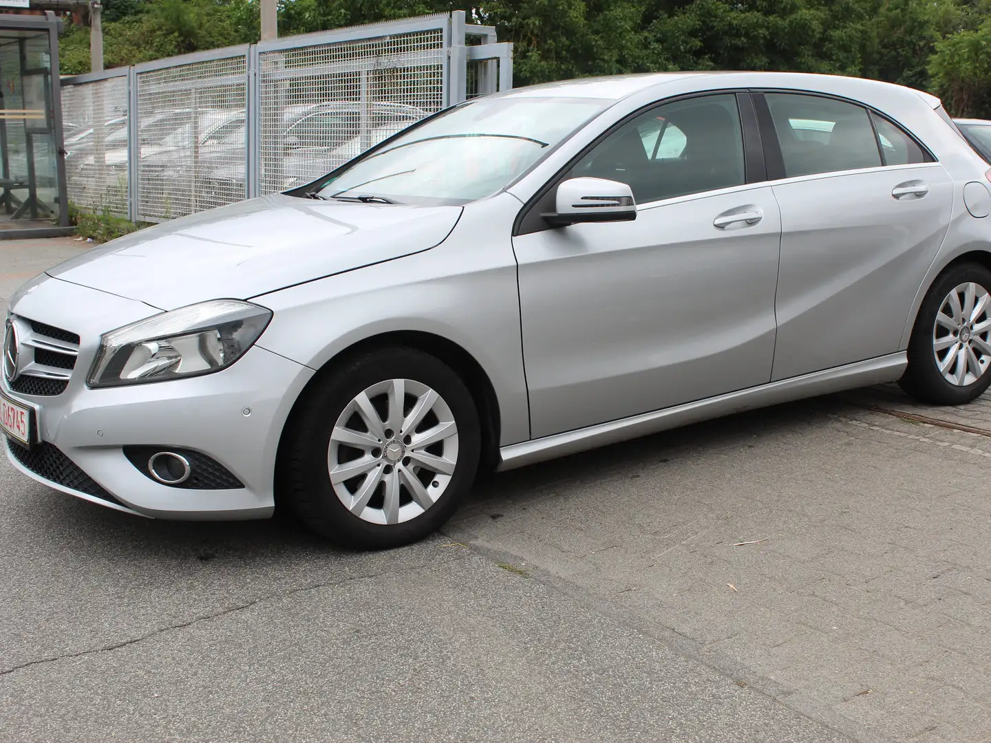 Mercedes-Benz A 180 A 180 BlueEfficiency (176.042) Silber - 1