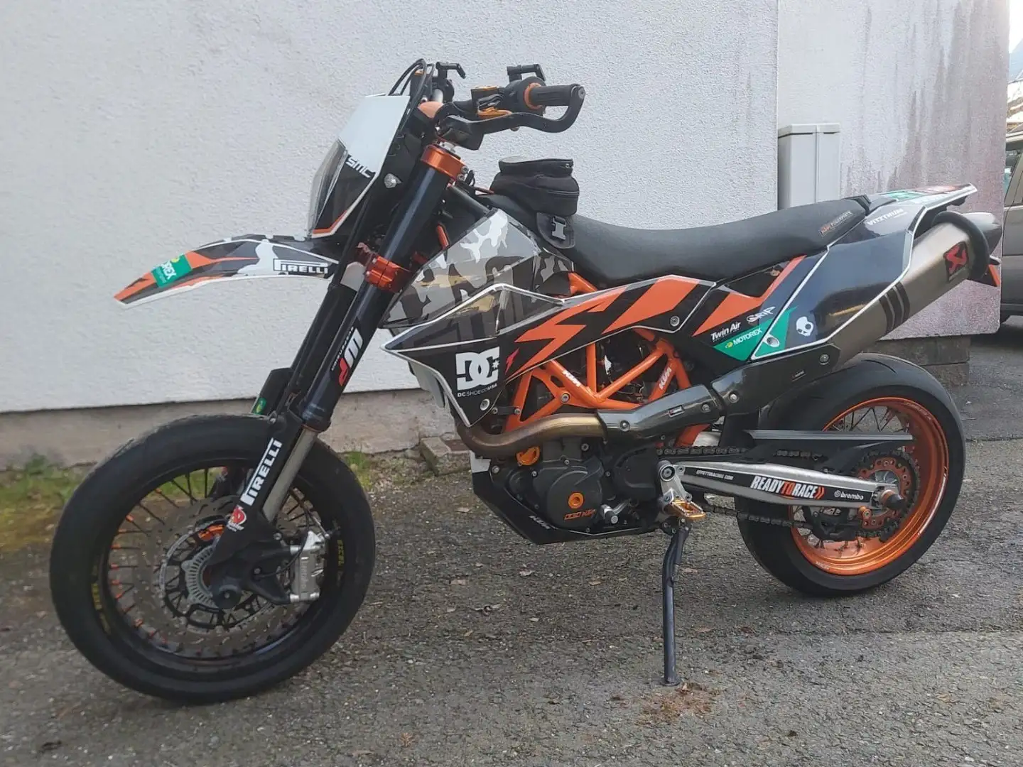 KTM 690 SMC R Supermoto Schwarz - 1