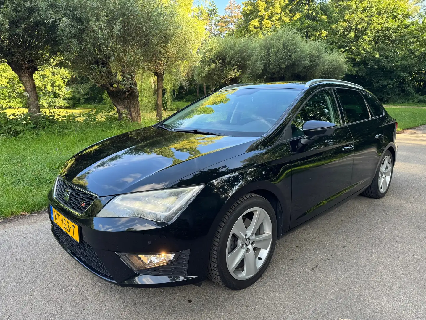 SEAT Leon ST 1.4 Eco TSI FR Connect Schwarz - 1