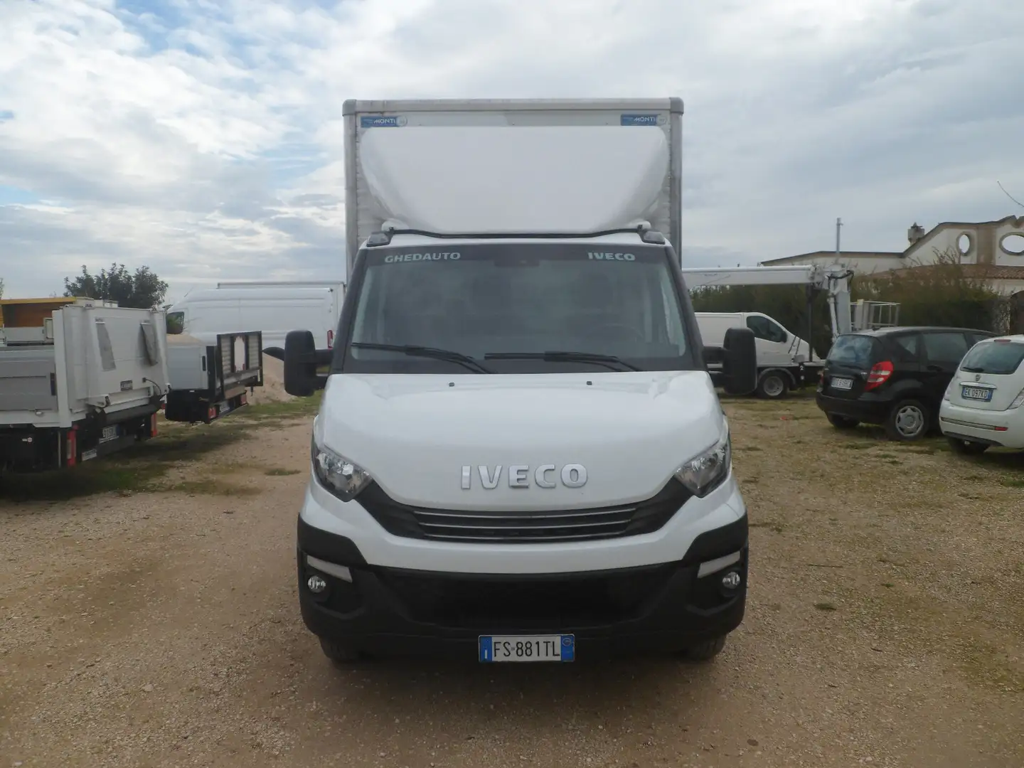 Iveco Daily 35c18 furgonatura in lega Weiß - 2