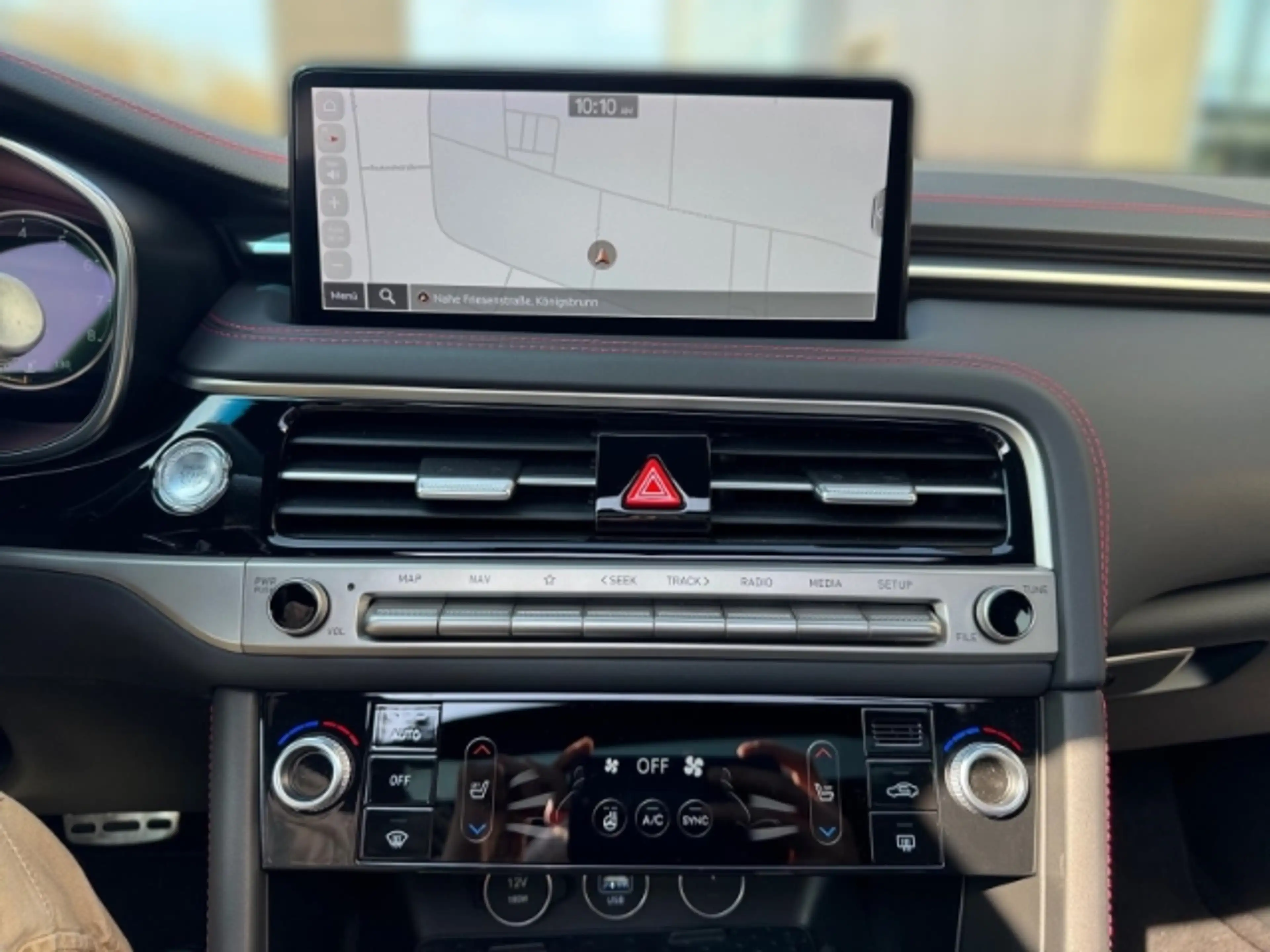 Genesis G70 Shooting Brake 2.0T RWD Sport Sportpaket Navi Lede — photo 9