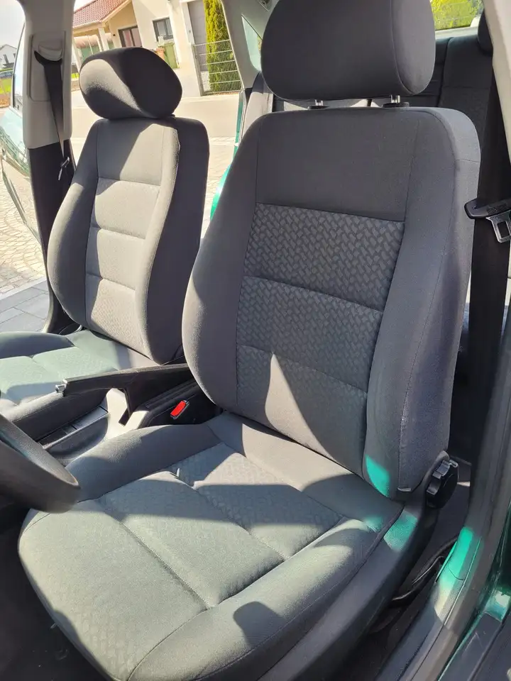 Audi A4 1.6, foto 10