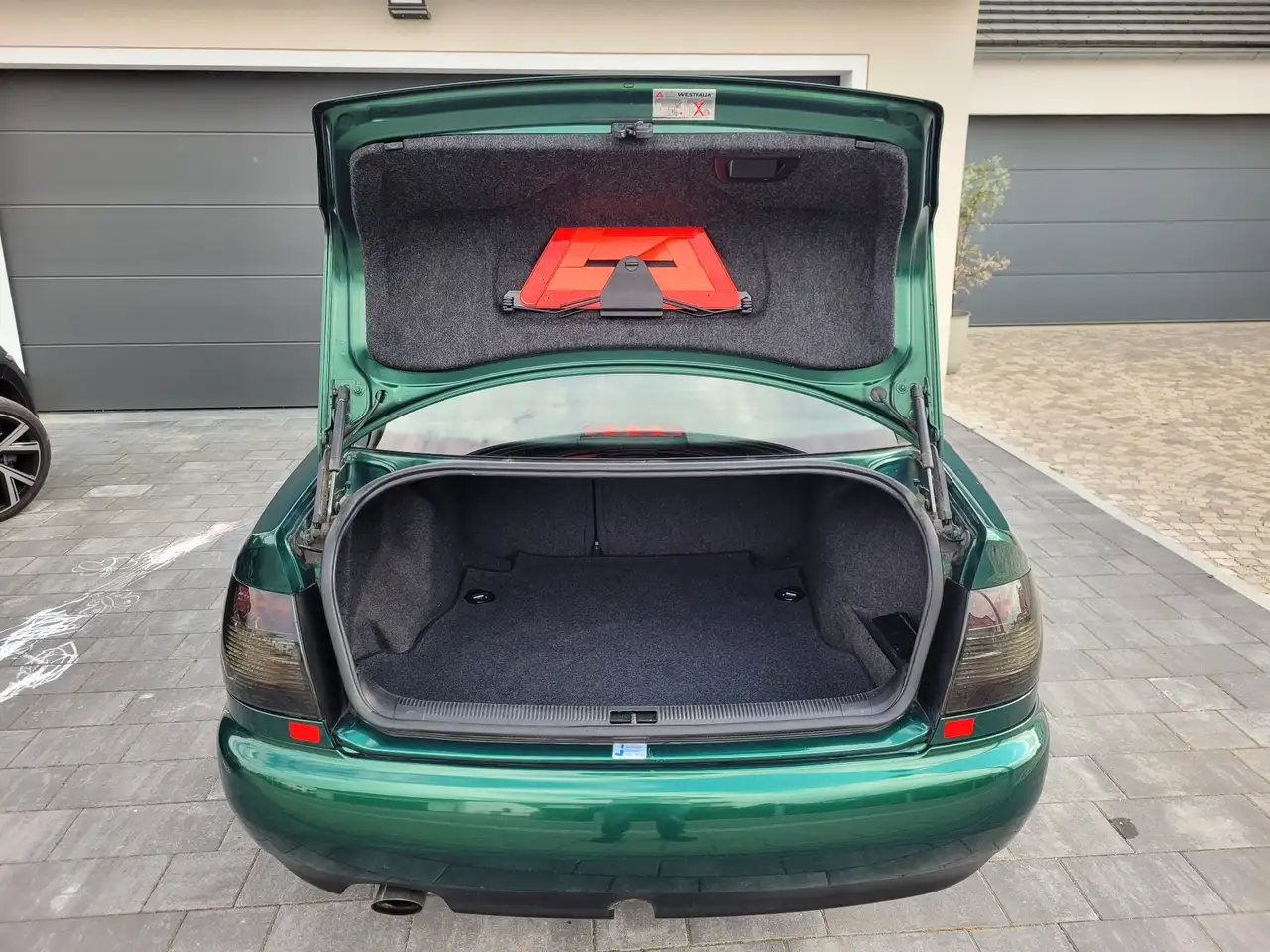 Audi A4 1.6, foto 6