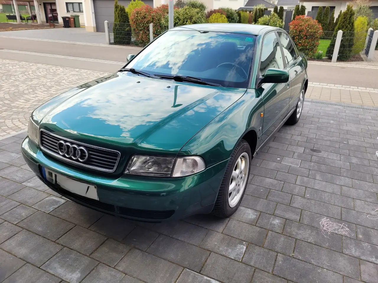 Audi A4 1.6, foto 1