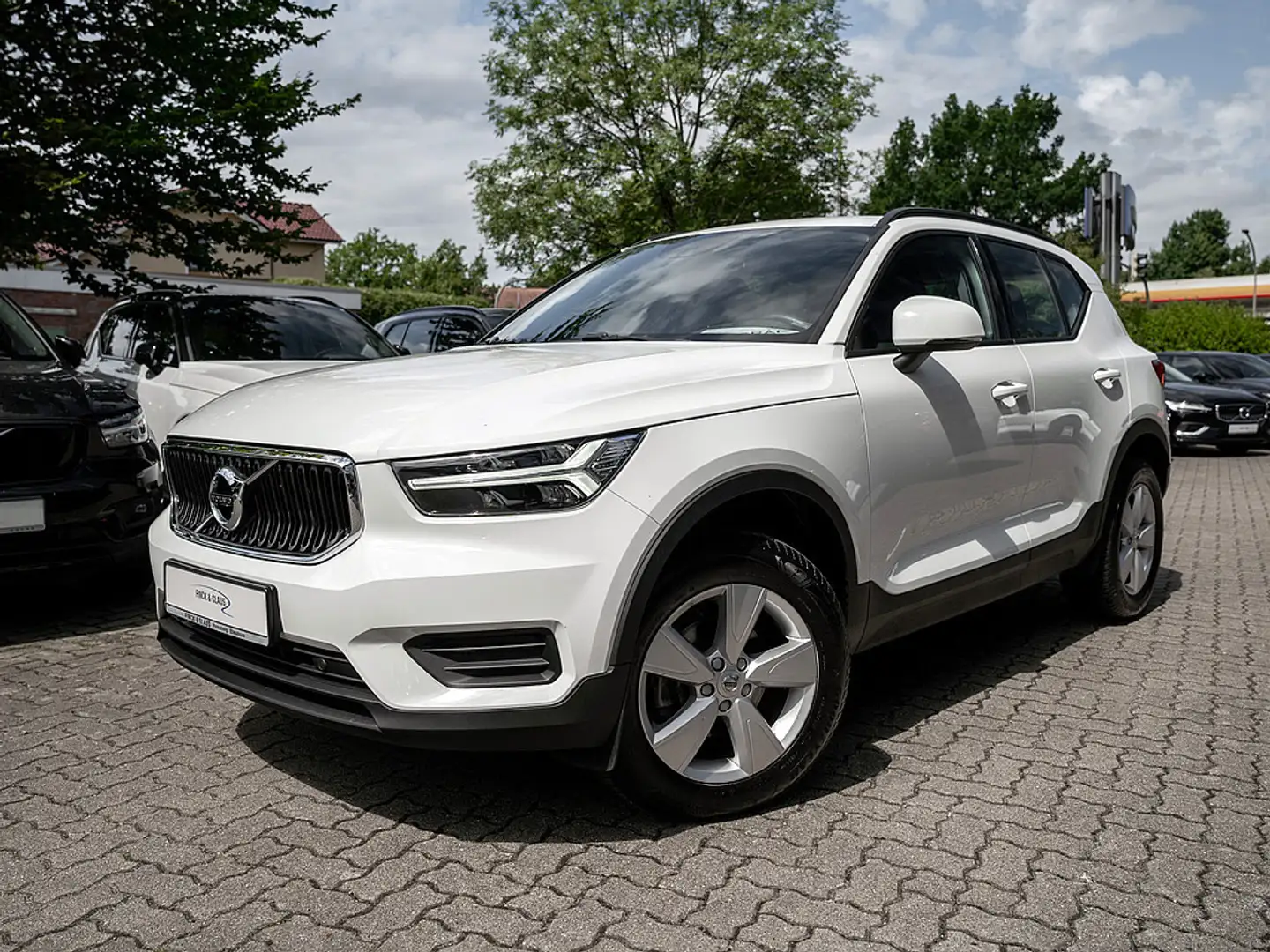 Volvo XC40 T3 Momentum Pro KLIMA PDC NAVI W-LAN LED Weiß - 1