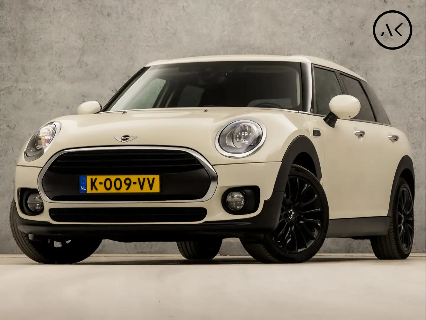 MINI One Clubman Mini 1.5 Pepper Sport Automaat (NAVIGATIE, CLIMATE Wit - 1