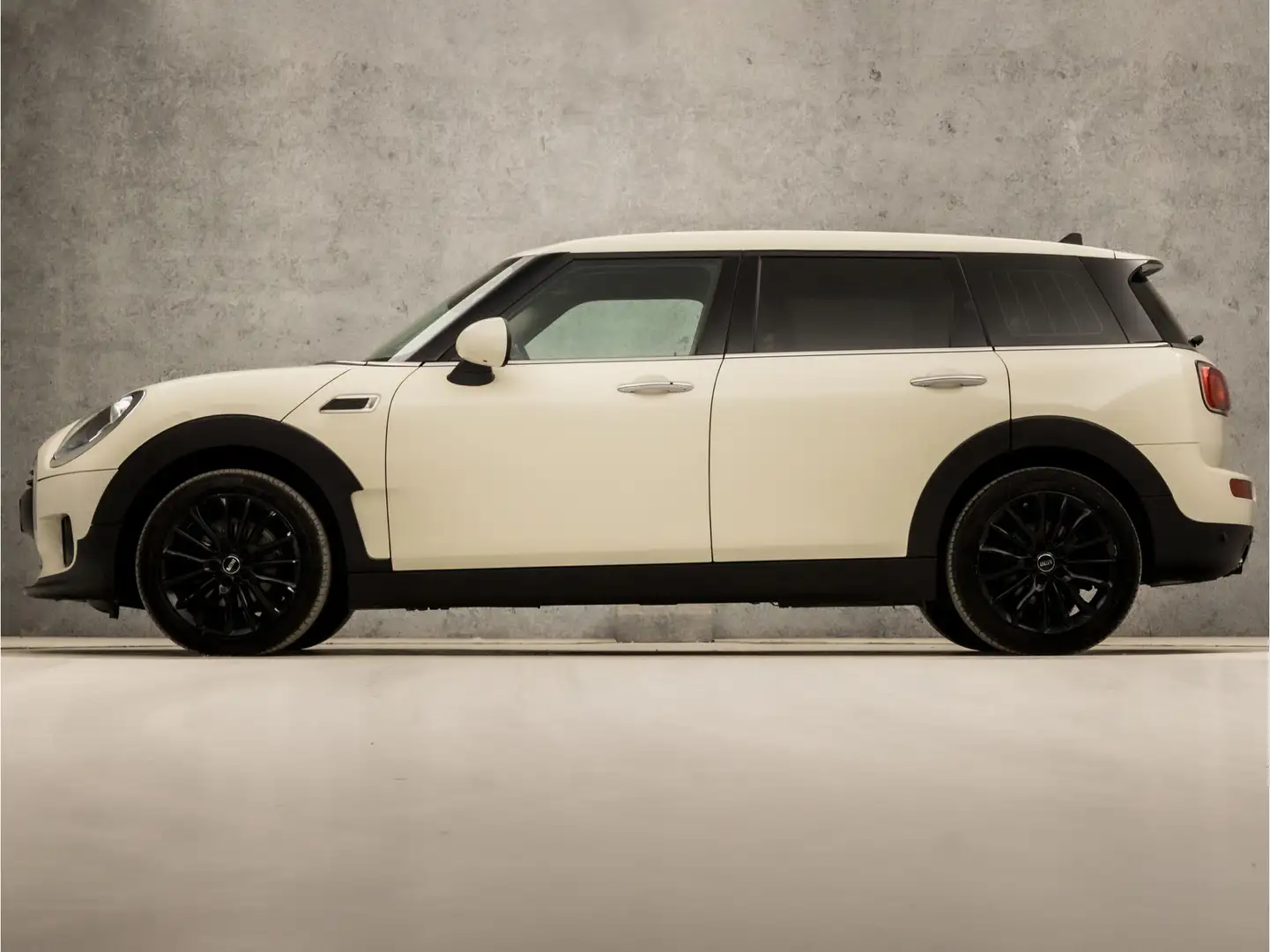 MINI One Clubman Mini 1.5 Pepper Sport Automaat (NAVIGATIE, CLIMATE Wit - 2