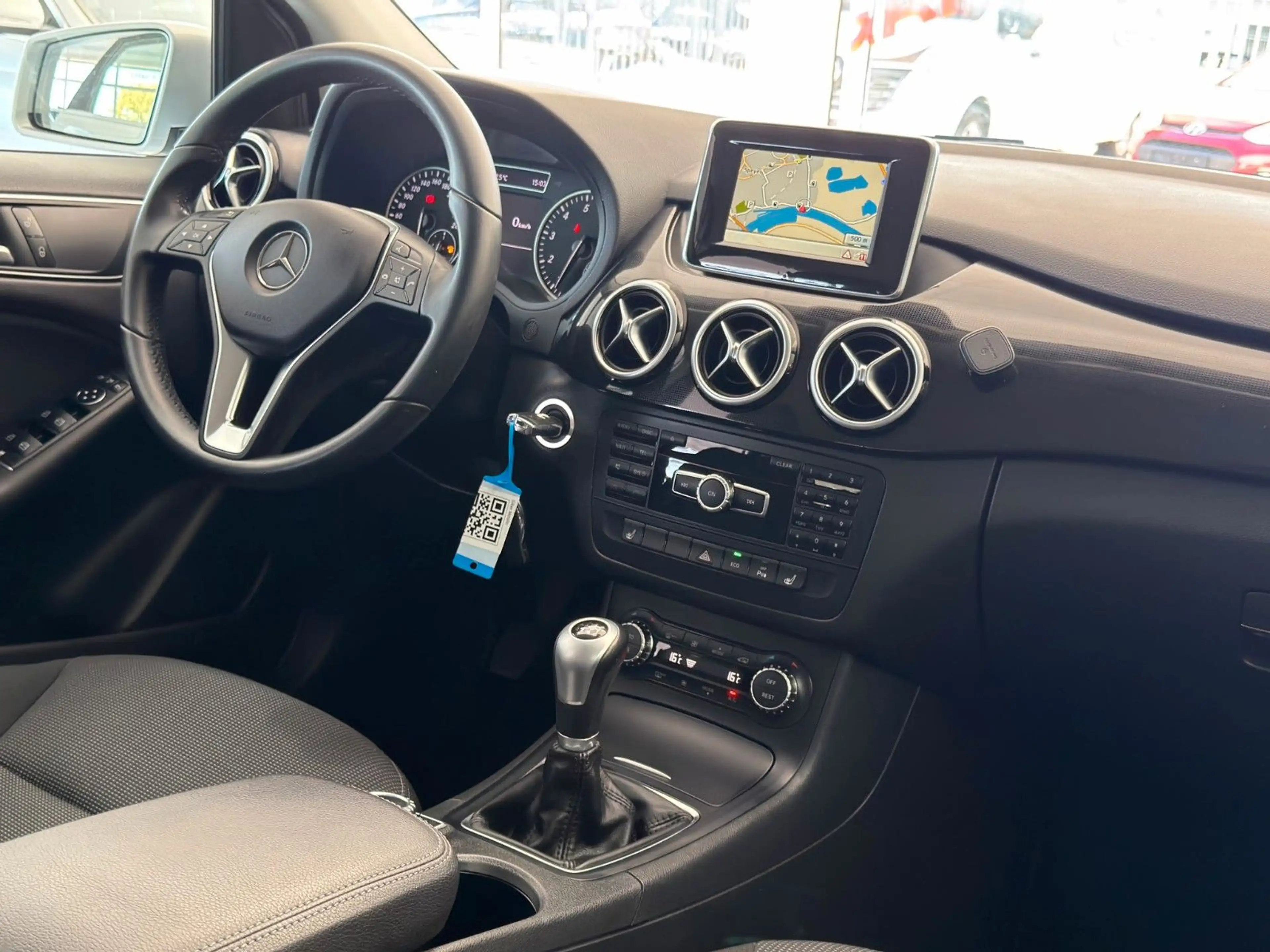 Mercedes-Benz B 180 +Navi+Bi-Xenon+Kamera+Anhänger Kupplung — photo 11