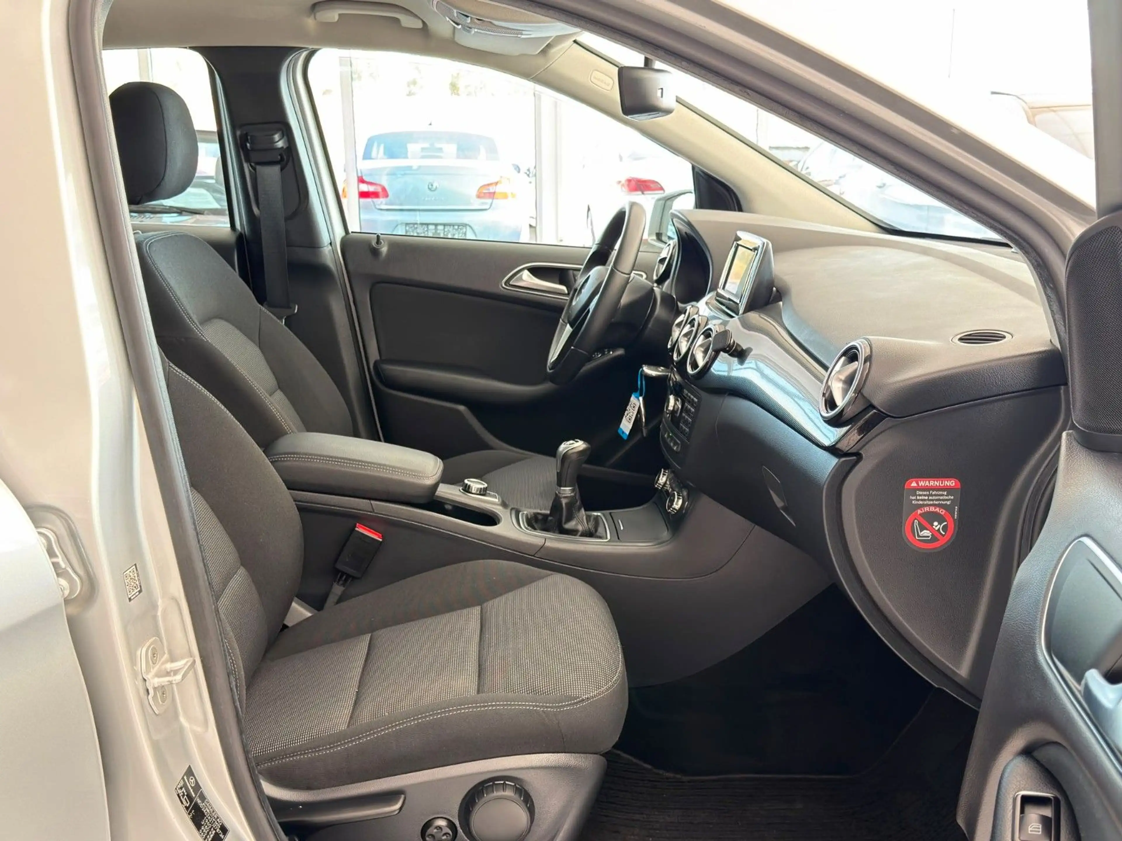 Mercedes-Benz B 180 +Navi+Bi-Xenon+Kamera+Anhänger Kupplung — photo 12