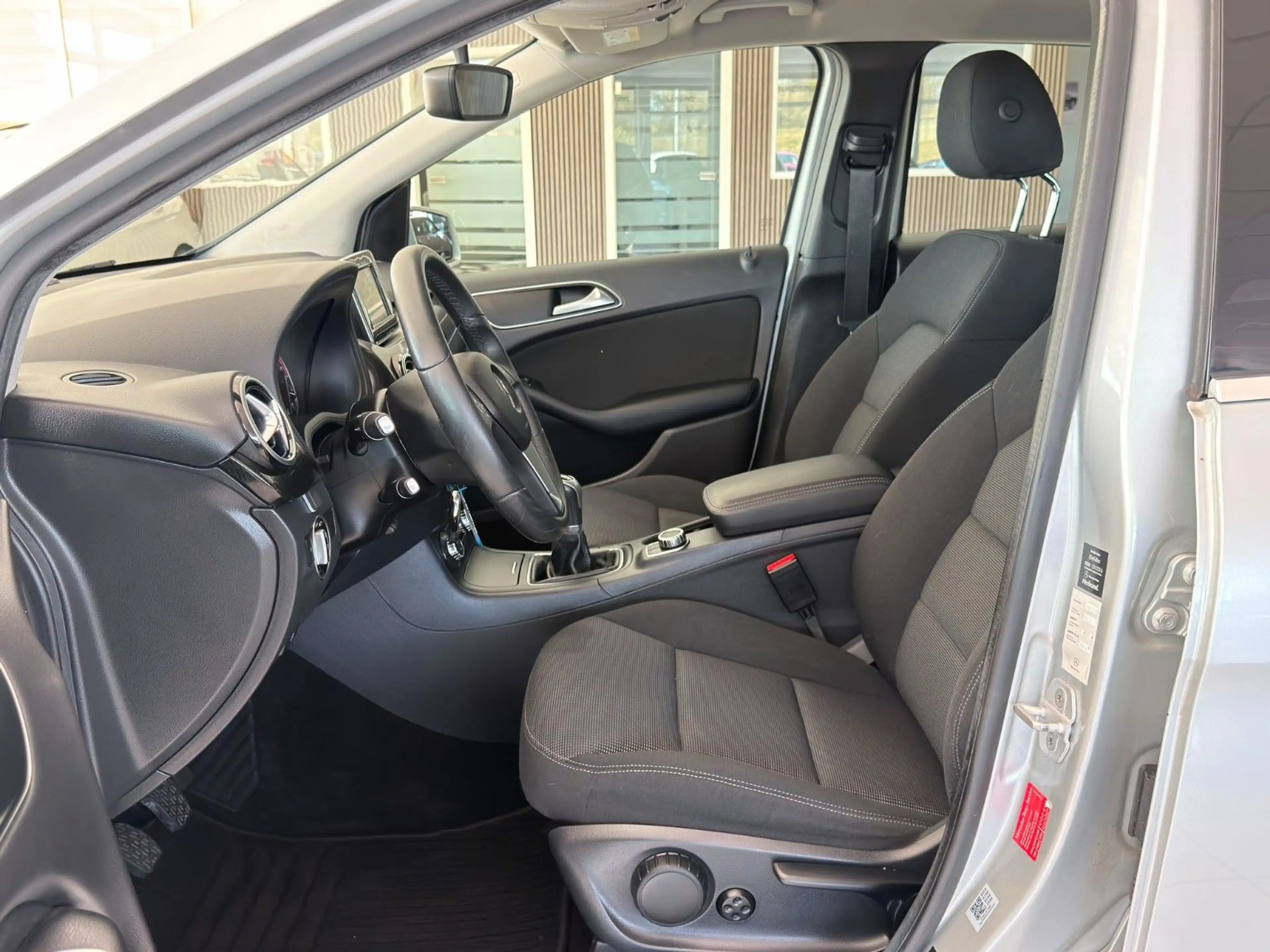 Mercedes-Benz B 180 +Navi+Bi-Xenon+Kamera+Anhänger Kupplung — photo 7