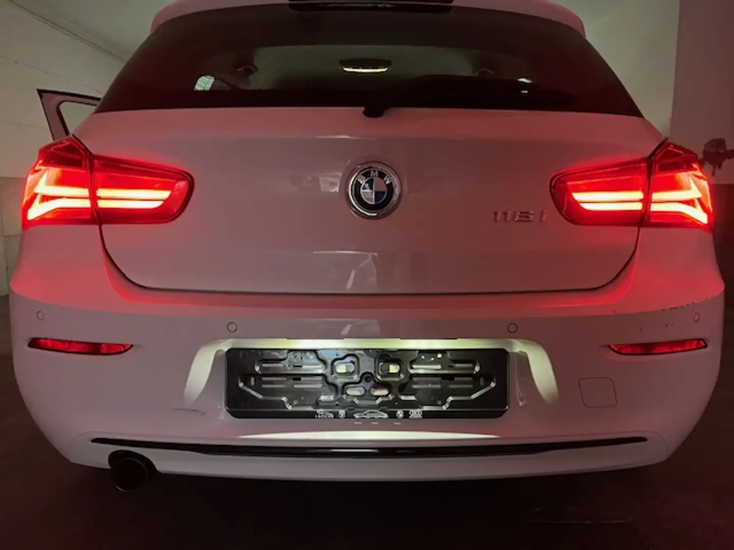 BMW 116 116i Urban 5p Weiß - 2
