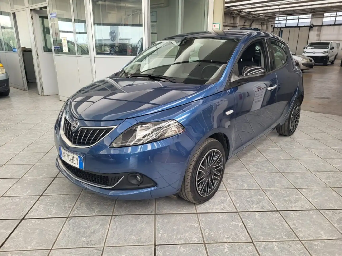 Lancia Ypsilon 1.0 FireFly 5 porte Hybrid Gold-5 posti-fendi-Sens Grigio - 1