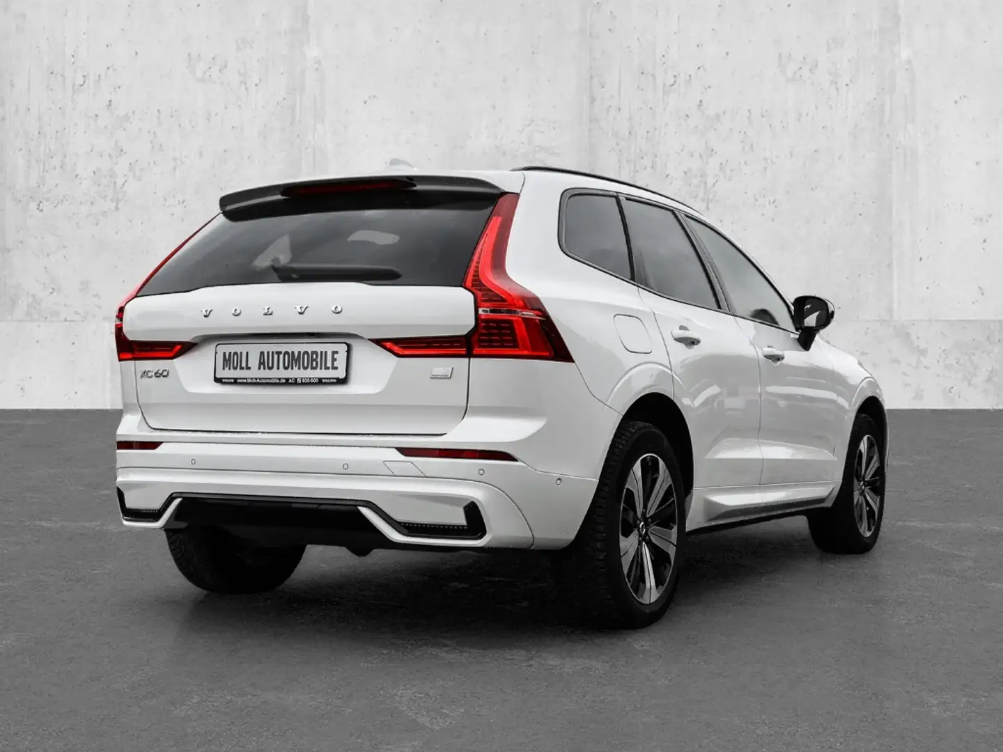 Volvo XC60 Plus Dark Recharge Plug-In Hybrid AWD T6 Twin Engi Weiß - 2