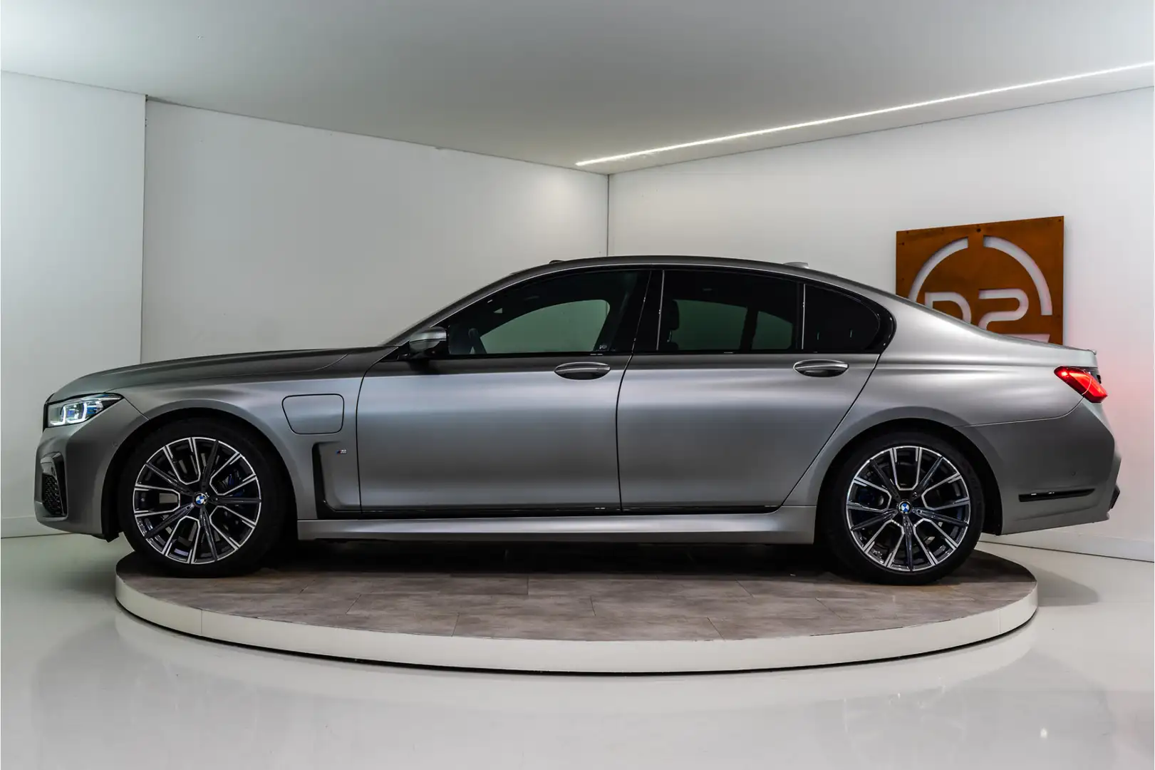 BMW 745 7-serie 745e High Executive M-Sport 394PK | Frozen Gris - 2