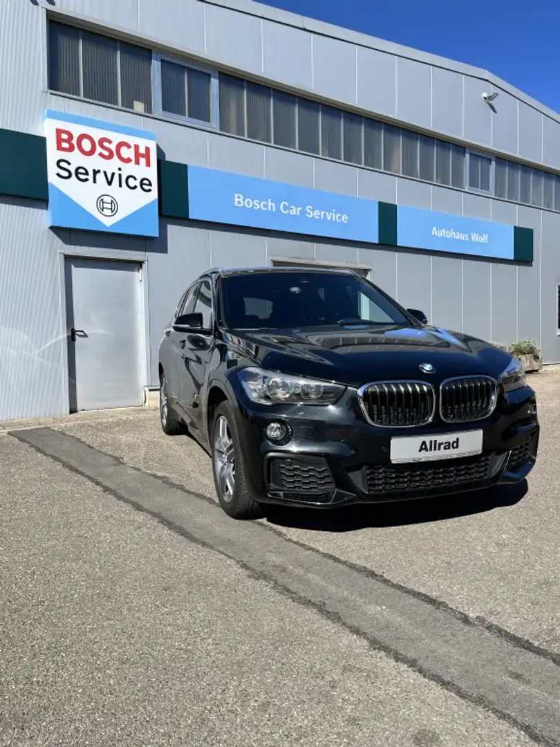 BMW X1 xDrive20i Aut. M Sport Schwarz - 2