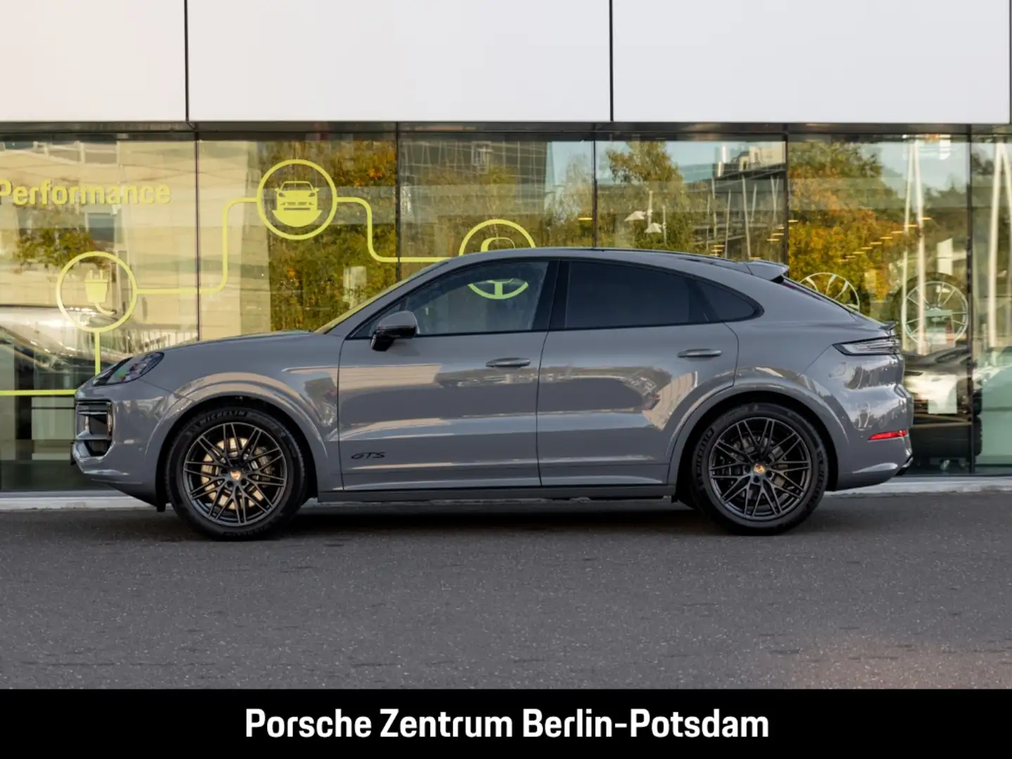 Porsche Cayenne GTS Coupe Burmester HA-Lenkung InnoDrive Grau - 2